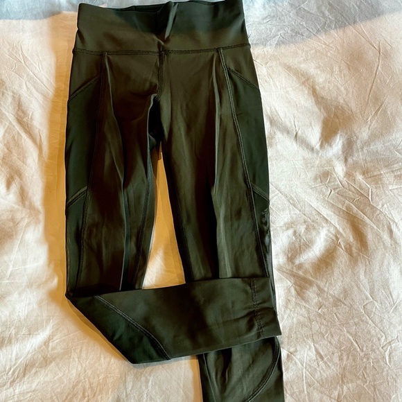 All The Right Places Leggings 25” $35 - Green size 2 - Picture 1 of 2